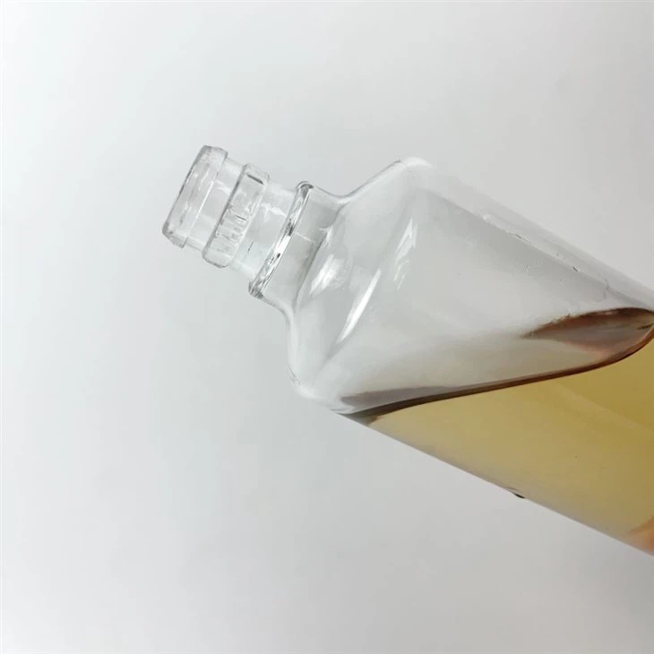 Long Clear Cylindrical Glass Alcohol Bottle With Thick Bottom 500 Ml
