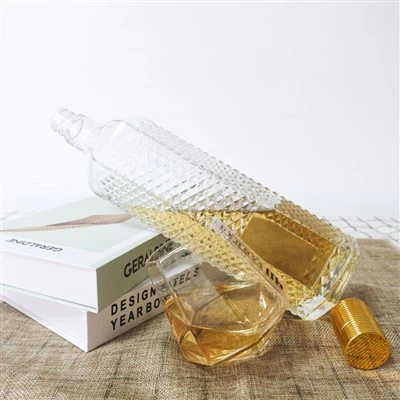 Vysokokvalitná vyrezávaná sklenená fľaša 250 ml sklenená fľaša 500 ml liehovina 750 ml sklenené fľaše na vodku, fľaše na whisky, fľaše na tequilu